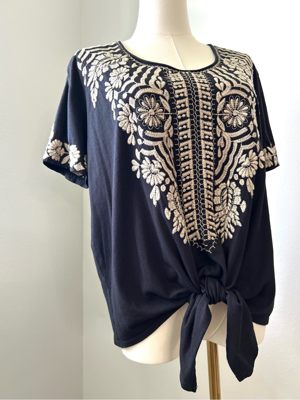 Johnny Was Bohemian Black Cream Embroidered Tie Front Top Womens L